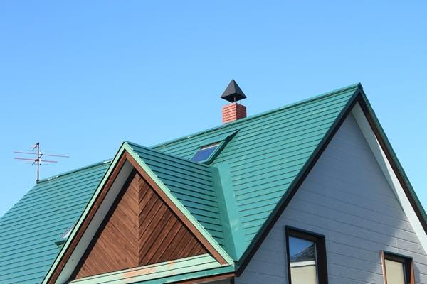 横葺き工法による屋根